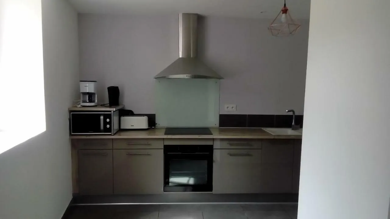 Holiday home Gite Les Pyreneales Dans Le Madiranais Lascazeres
