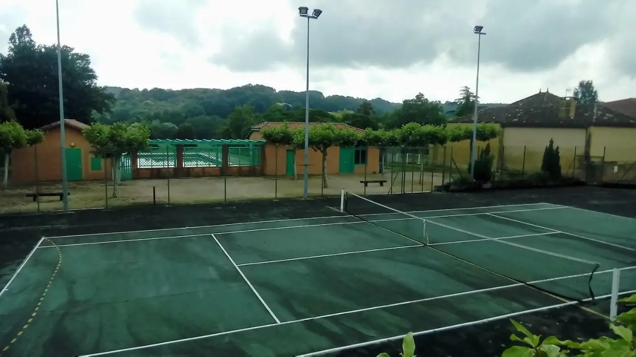 Gite Les Pyreneales Dans Le Madiranais Lascazeres Holiday home