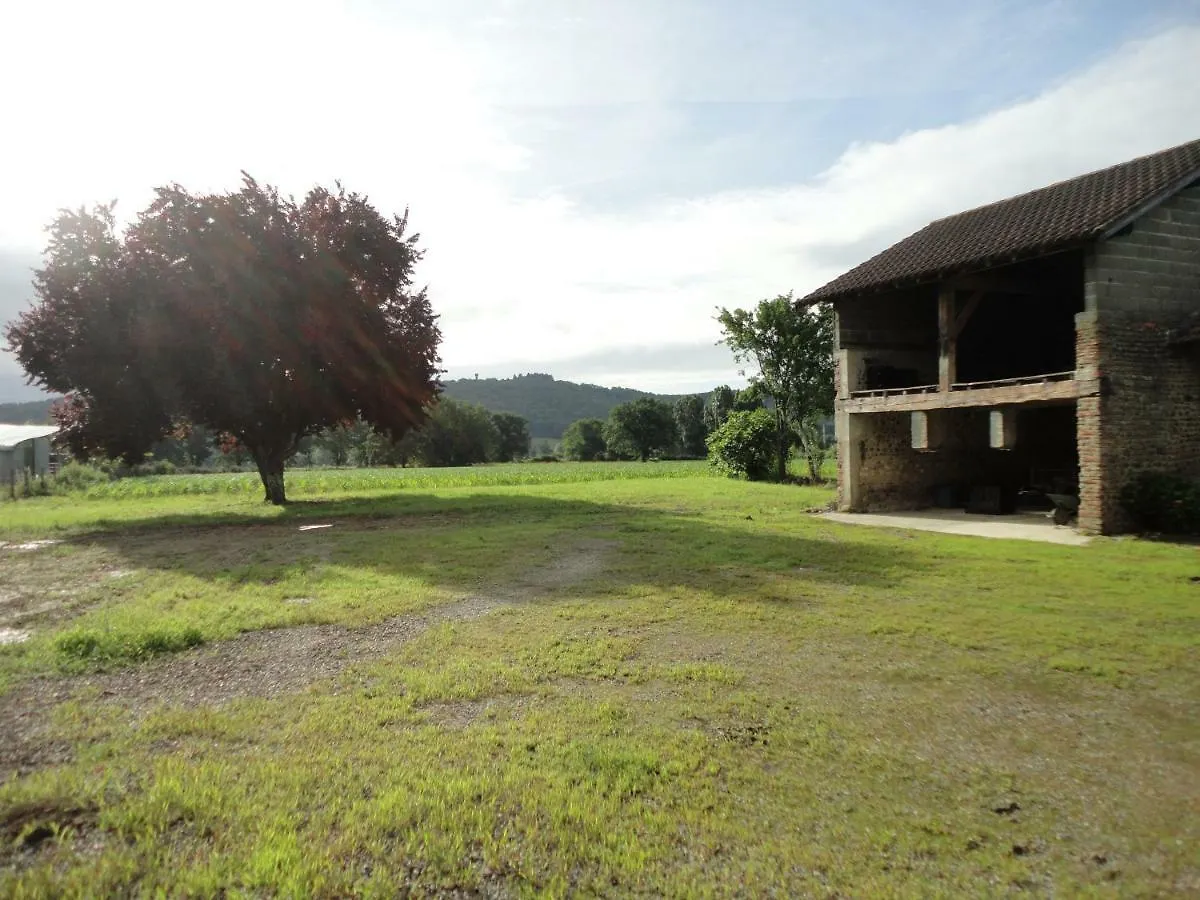 Holiday home Gite Les Pyreneales Dans Le Madiranais Lascazeres France